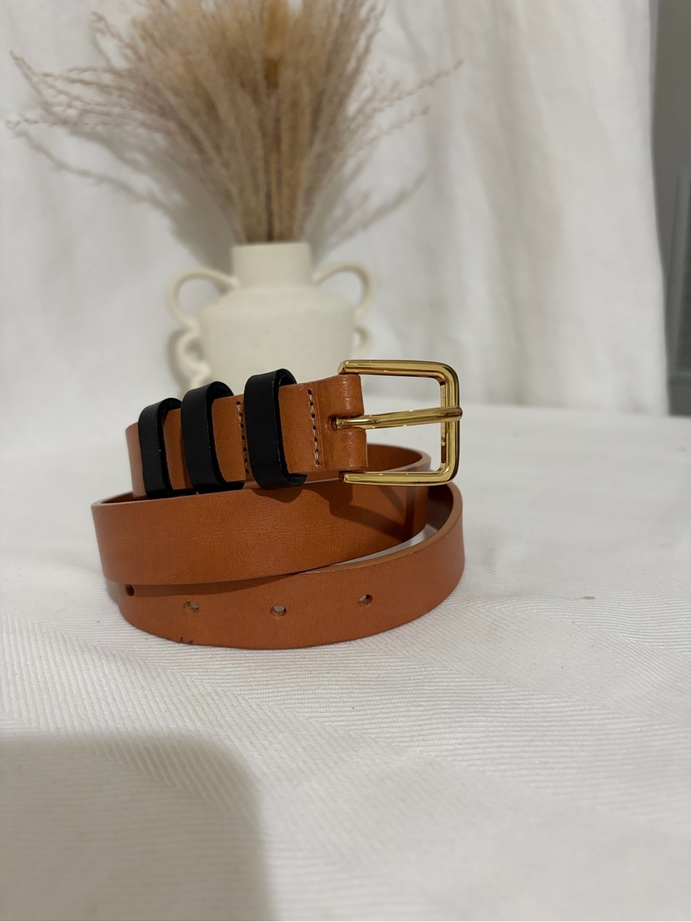 Club Monaco Women’s Belt Brown black Leather Gold Buckle Minimalist Neutral S
